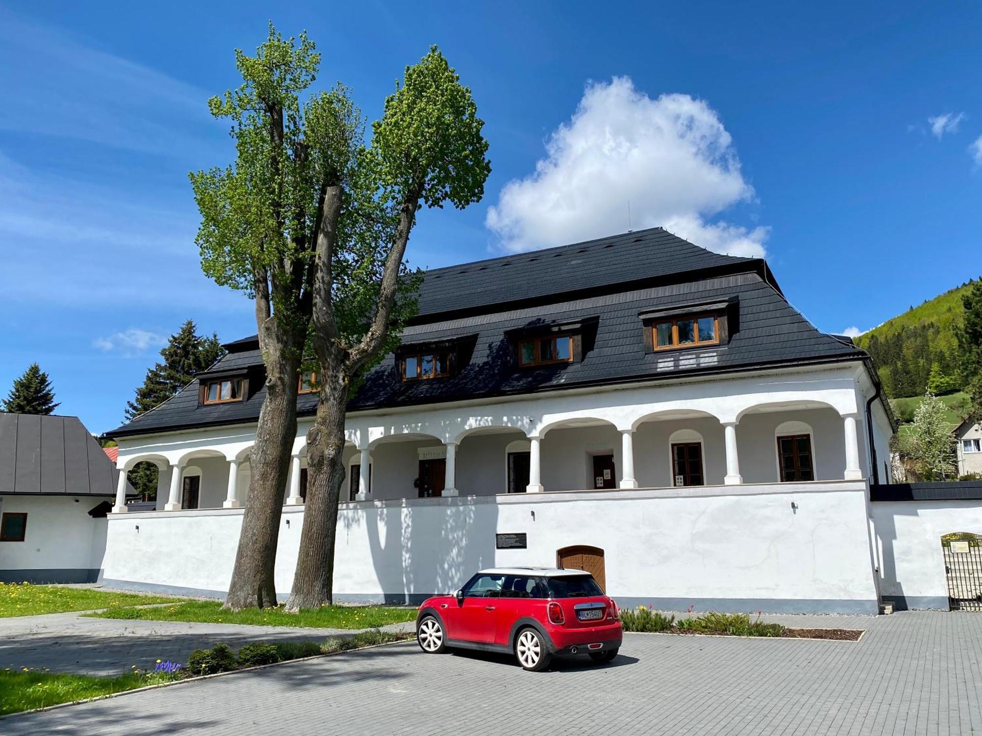 Hotel Kastiel Čičmany Extérieur photo